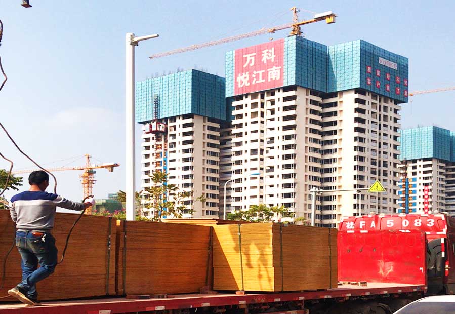 發往工地的混凝土模板